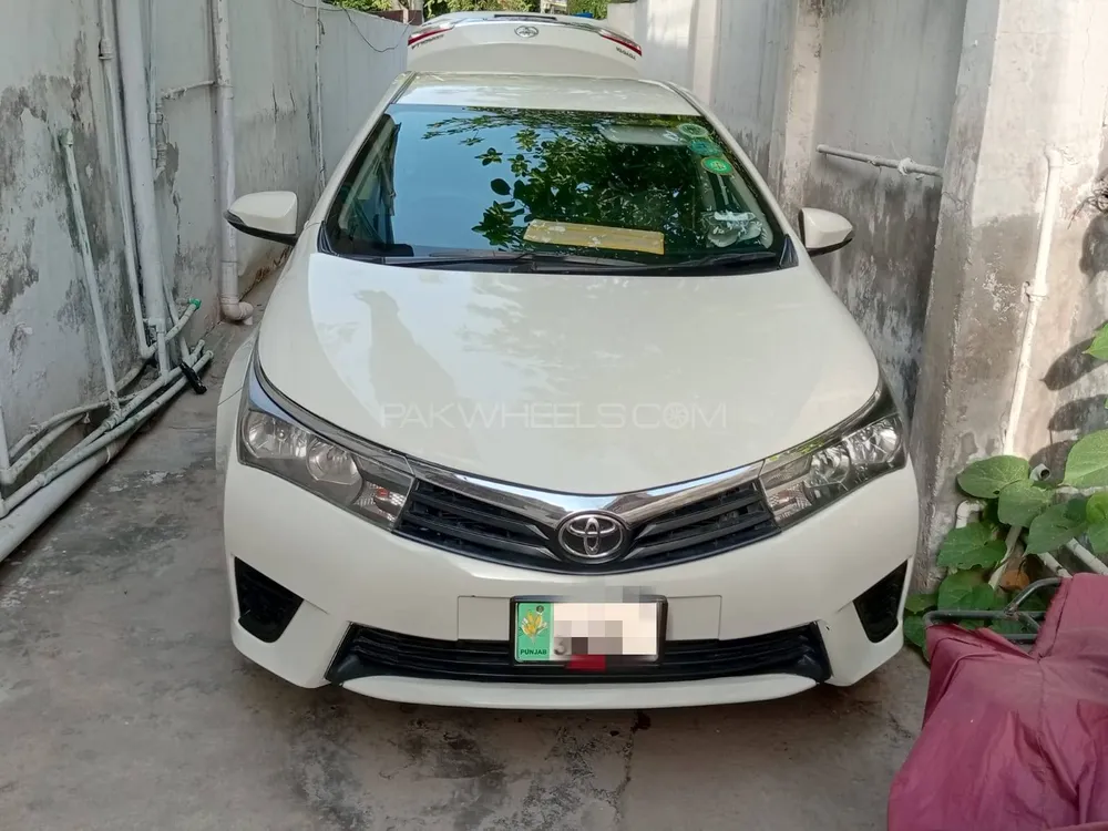 Toyota Corolla 2015 for Sale in Lahore Image-1