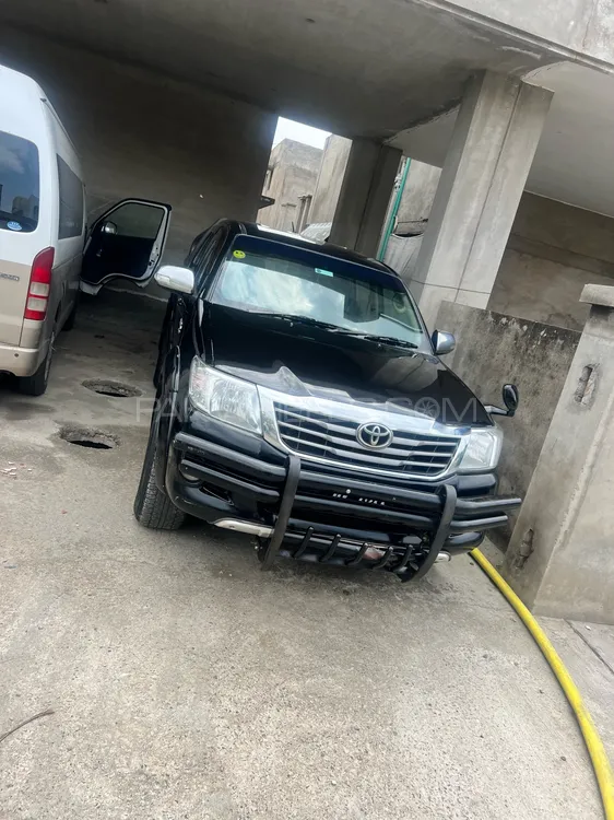 Toyota Hilux 2016 for Sale in Lahore Image-1