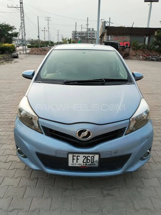 Toyota Vitz 2011 for Sale in Peshawar Image-1