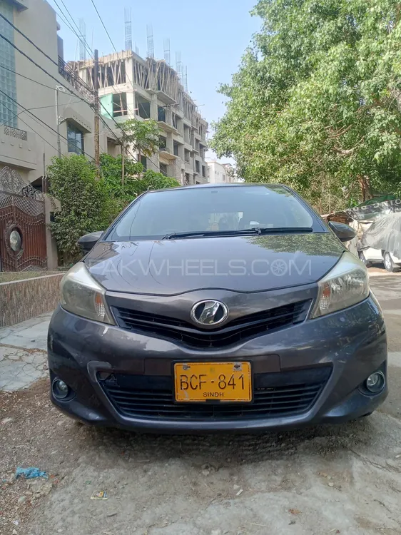 Toyota Vitz 2012 for Sale in Karachi Image-1