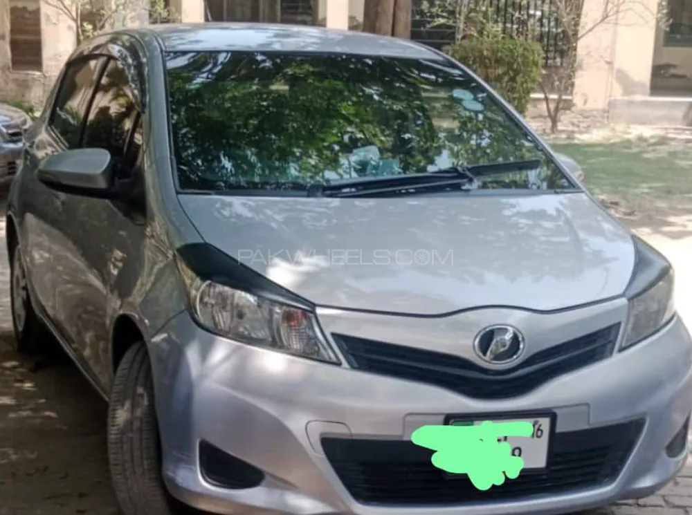 Toyota Vitz 2016 for Sale in Lahore Image-1