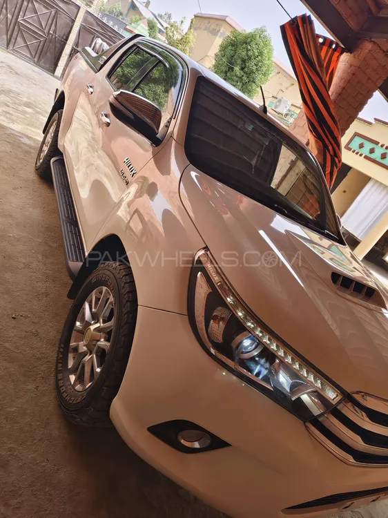 Toyota Hilux 2017 for Sale in Thull Image-1
