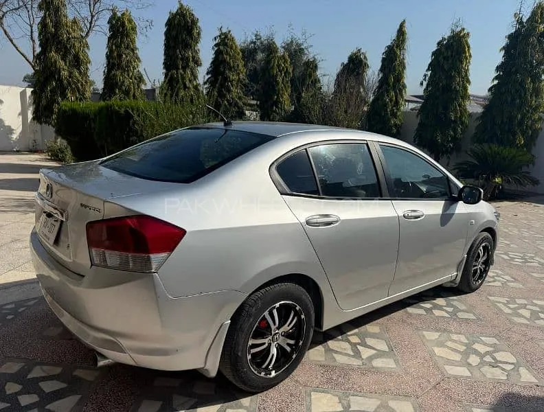 Honda City 2011 for Sale in Mian Wali Image-1