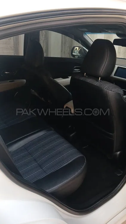 Honda Vezel 2015 for Sale in Hyderabad Image-1