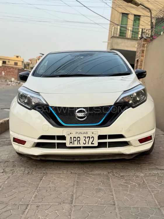 Nissan Note 2017 for Sale in Lahore Image-1
