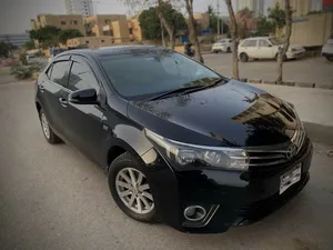 Toyota Corolla Altis Grande CVT-i 1.8 2014 for Sale