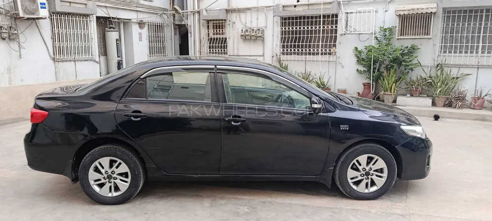 Toyota Corolla 2013 for Sale in Karachi Image-1