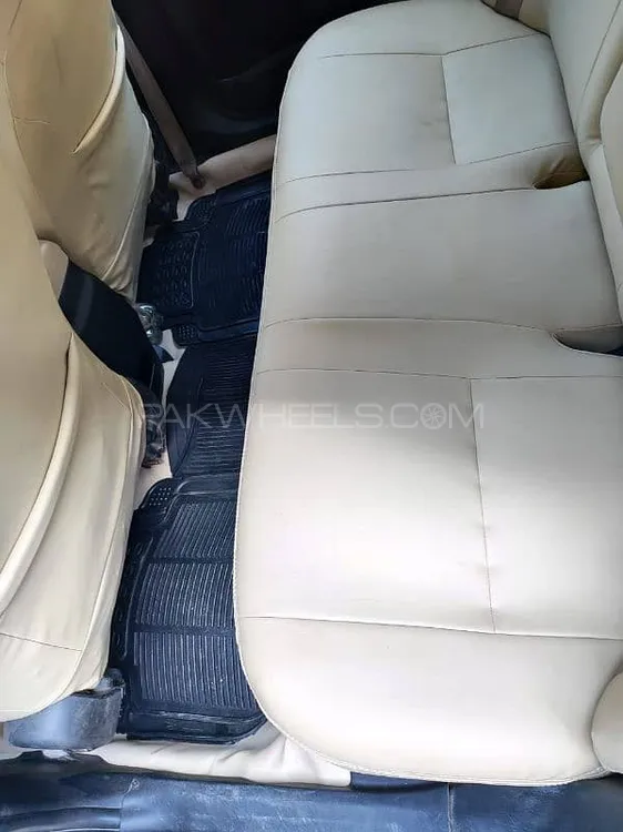 Toyota Corolla 2015 for Sale in Islamabad Image-1