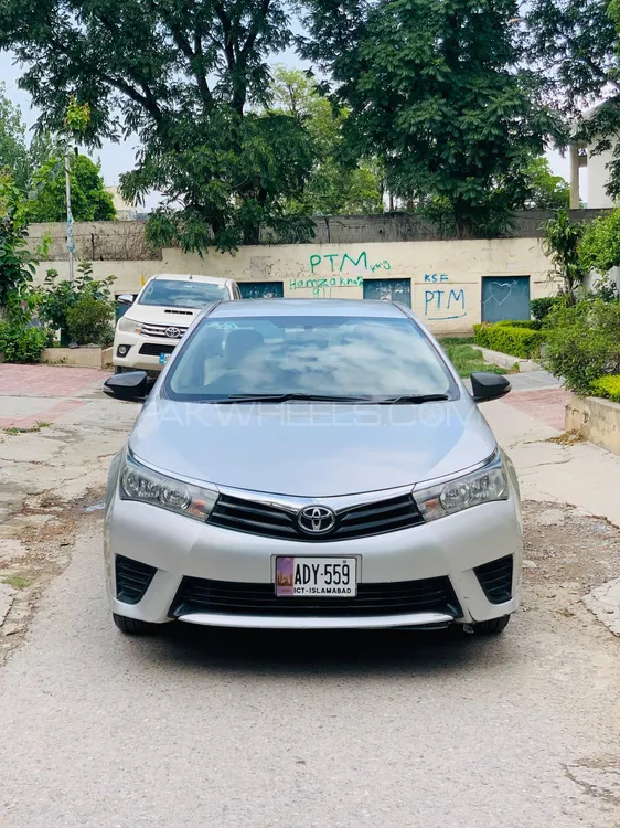 Toyota Corolla 2017 for Sale in Islamabad Image-1