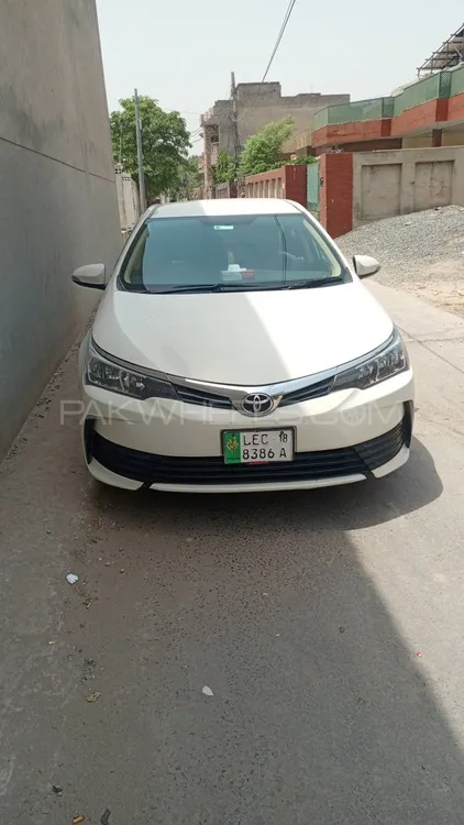 Toyota Corolla 2018 for Sale in Kot Momin Image-1