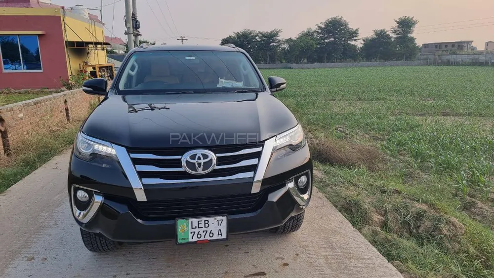 Toyota Fortuner 2017 for Sale in Lahore Image-1