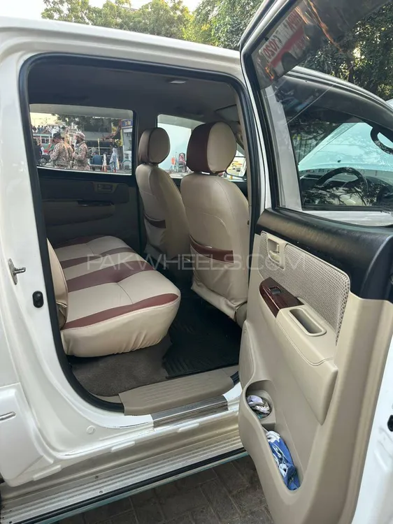 Toyota Hilux 2014 for Sale in Karachi Image-1
