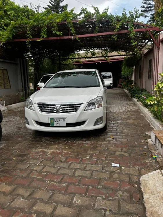 Toyota Premio 2012 for Sale in Islamabad Image-1