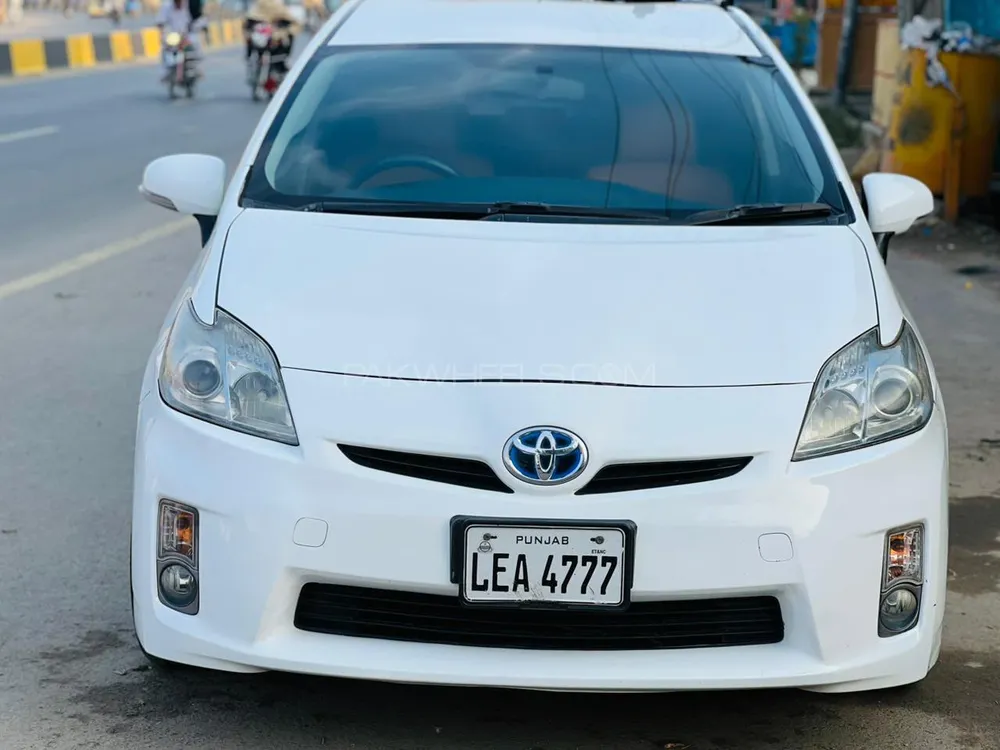 Toyota Prius 2010 for Sale in Peshawar Image-1