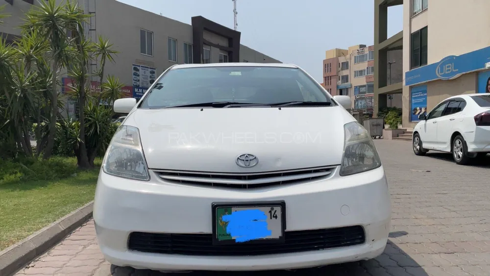 Toyota Prius 2010 for Sale in Lahore Image-1