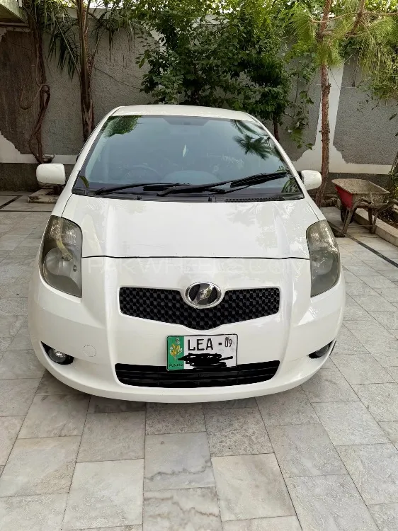 Toyota Vitz 2005 for Sale in Mardan Image-1
