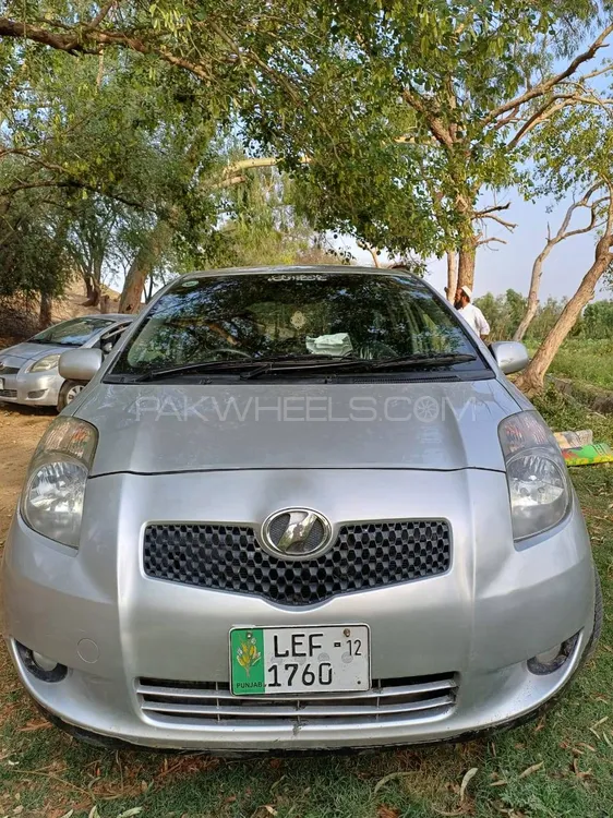 Toyota Vitz 2007 for Sale in Swabi Image-1