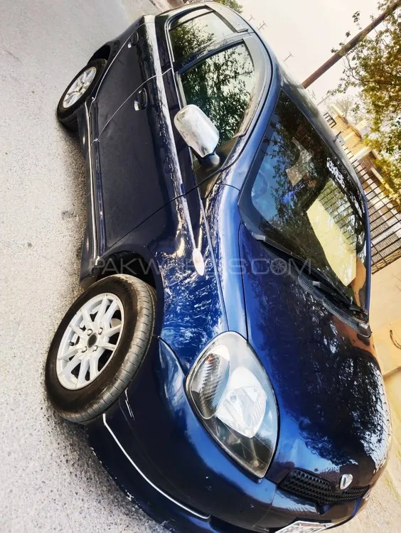 Toyota Vitz 2000 for Sale in Quetta Image-1