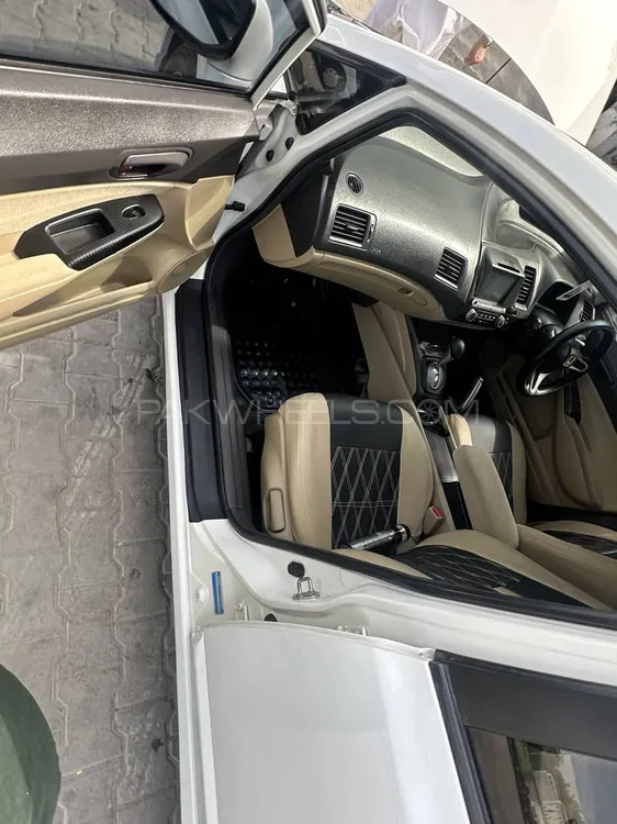 Honda Civic 2011 for Sale in Mardan Image-1