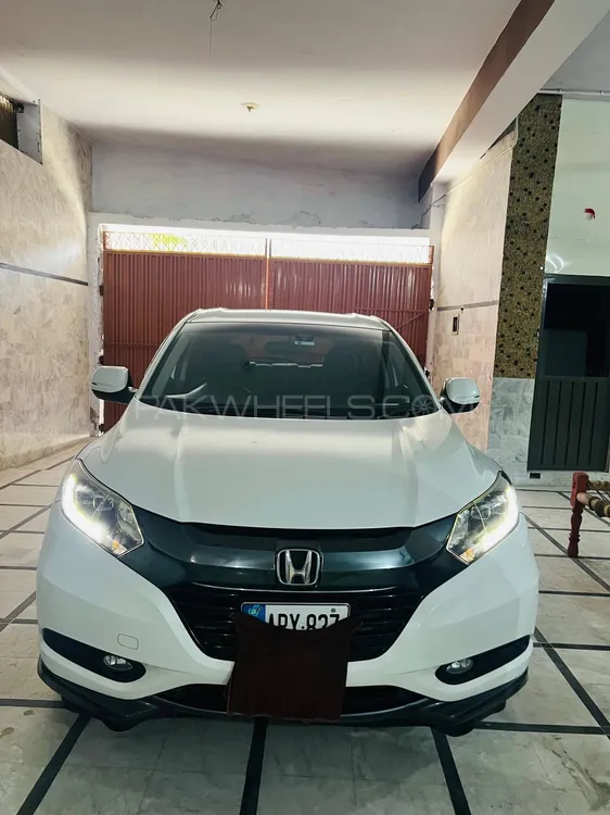 Honda Vezel 2014 for Sale in Mardan Image-1