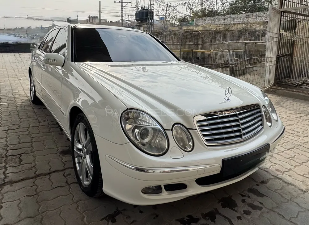Mercedes Benz E Class 2005 for Sale in Islamabad Image-1