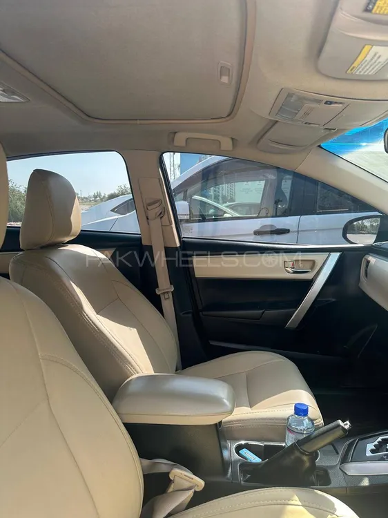 Toyota Corolla 2015 for Sale in Islamabad Image-1