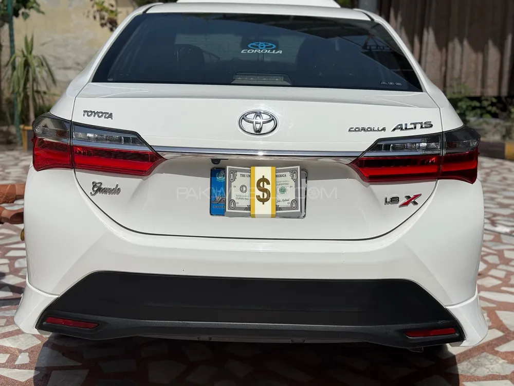 Toyota Corolla 2022 for Sale in Peshawar Image-1