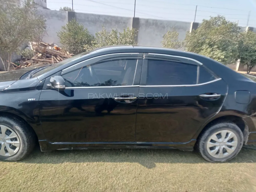 Toyota Corolla 2015 for Sale in Multan Image-1