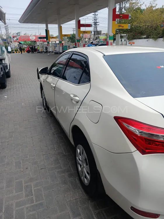 Toyota Corolla 2015 for Sale in Sahiwal Image-1