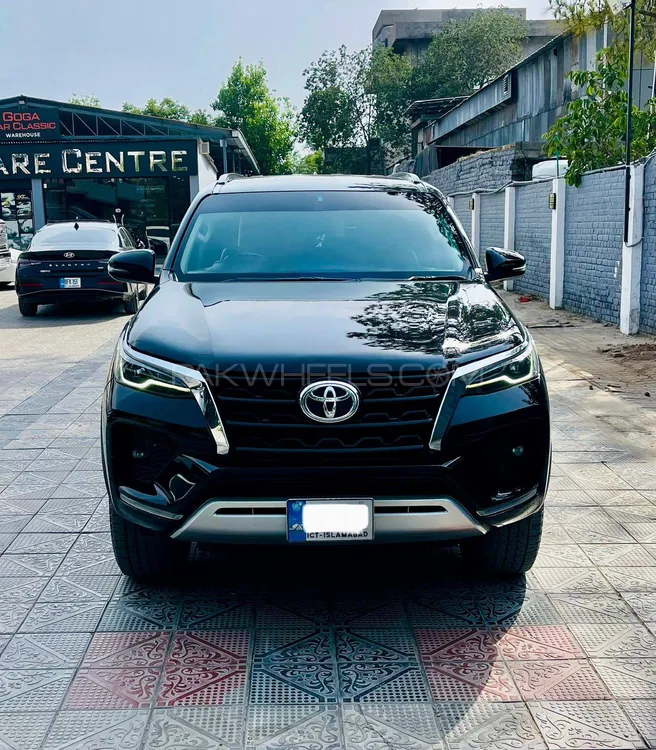 Toyota Fortuner 2021 for Sale in Islamabad Image-1