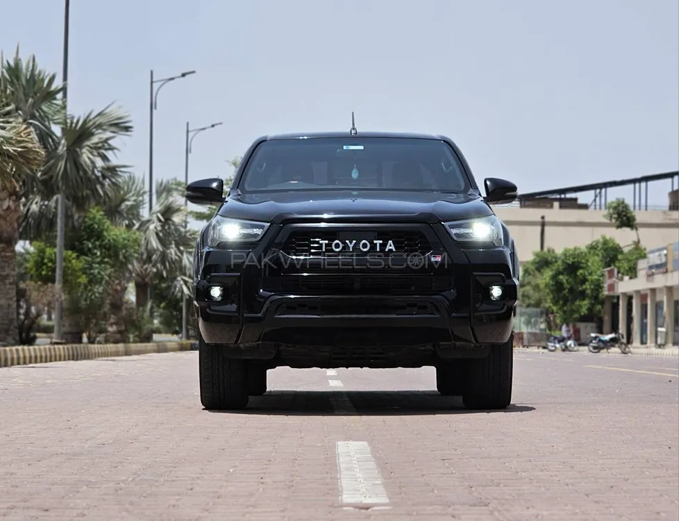 Toyota Hilux 2024 for Sale in Multan Image-1