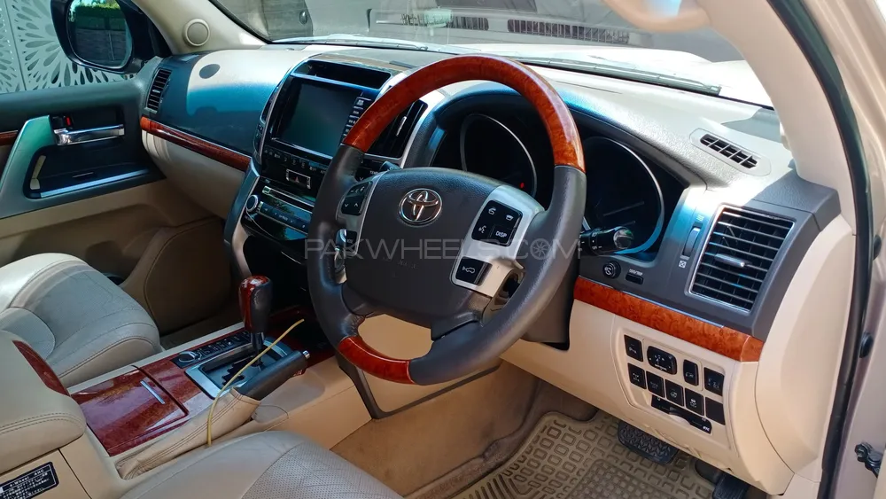 Toyota Land Cruiser 2012 for Sale in Lahore Image-1