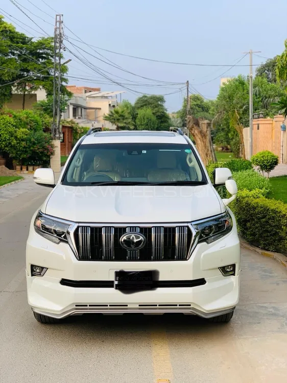Toyota Prado 2017 for Sale in Islamabad Image-1
