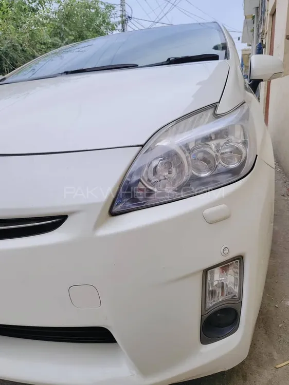 Toyota Prius 2011 for Sale in Peshawar Image-1