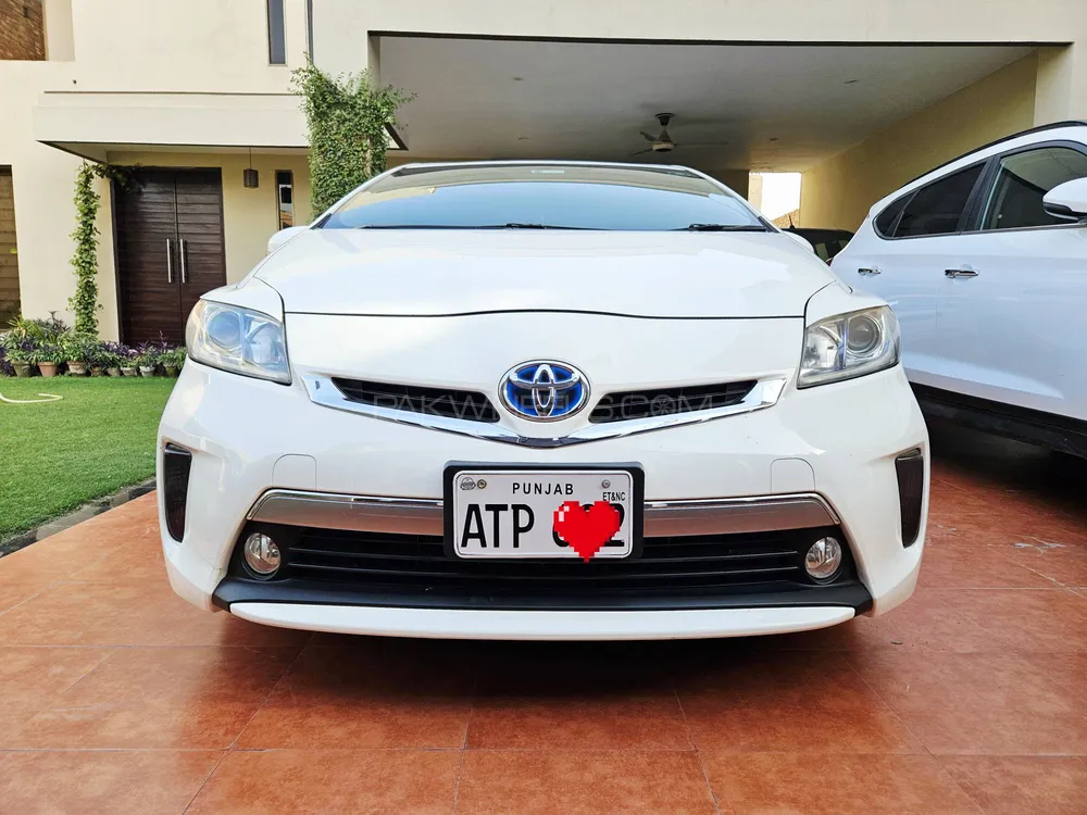Toyota Prius 2012 for Sale in Multan Image-1