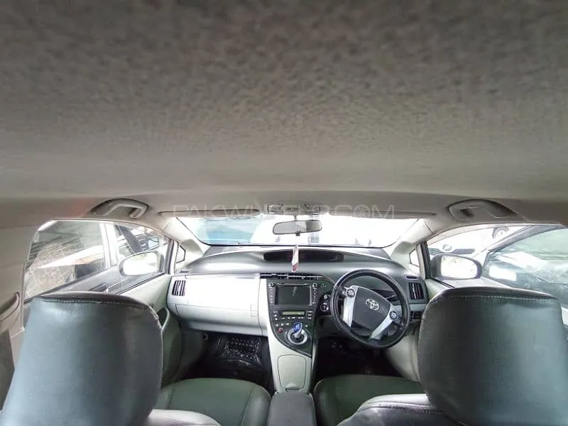 Toyota Prius 2015 for Sale in Multan Image-1