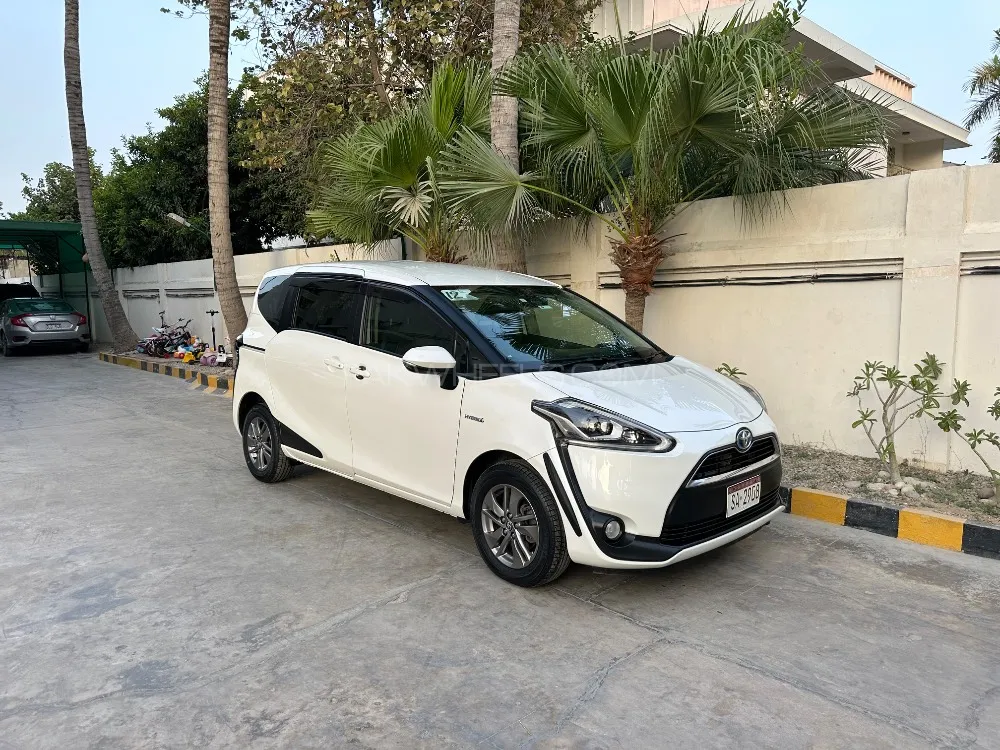 Toyota Sienta 2017 for Sale in Karachi Image-1