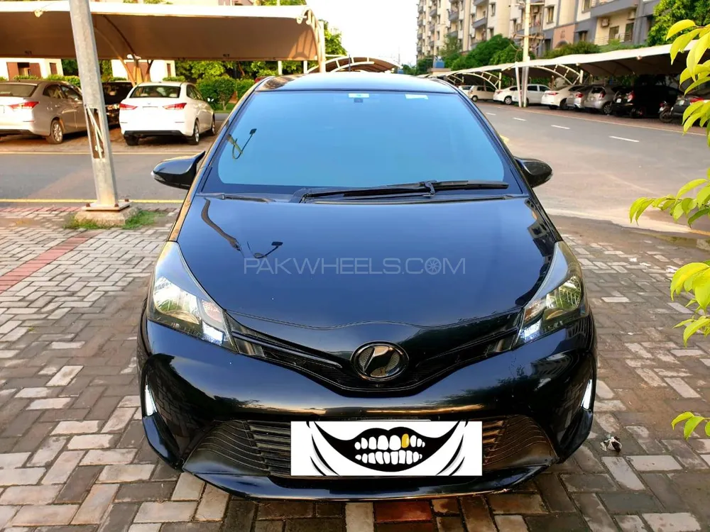 Toyota Vitz 2014 for Sale in Lahore Image-1