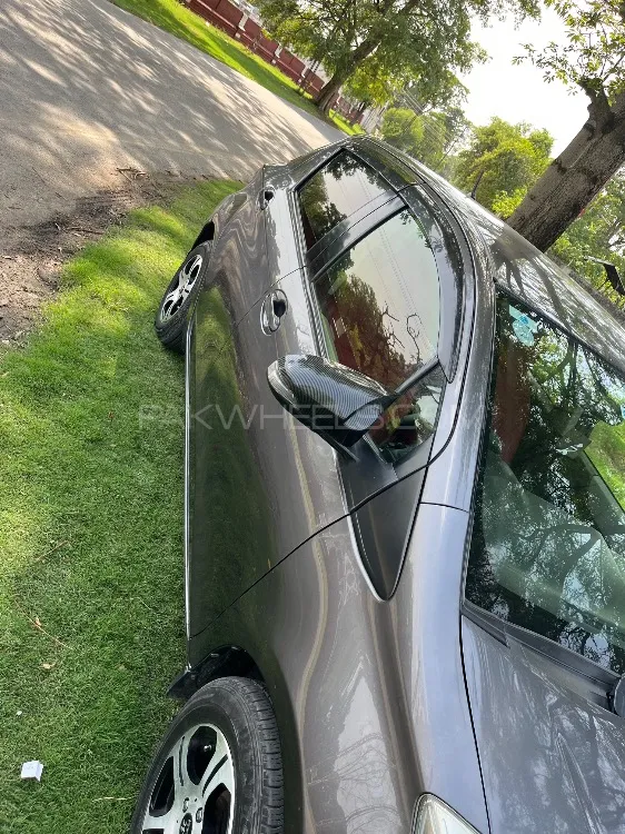 Toyota Vitz 2016 for Sale in Sialkot Image-1