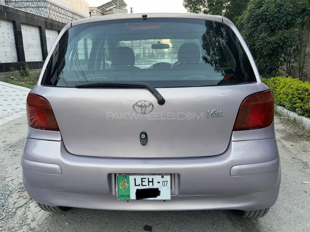Toyota Vitz 2002 for Sale in Mardan Image-1