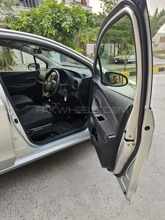 Toyota Vitz 2018 for Sale in Faisalabad Image-1