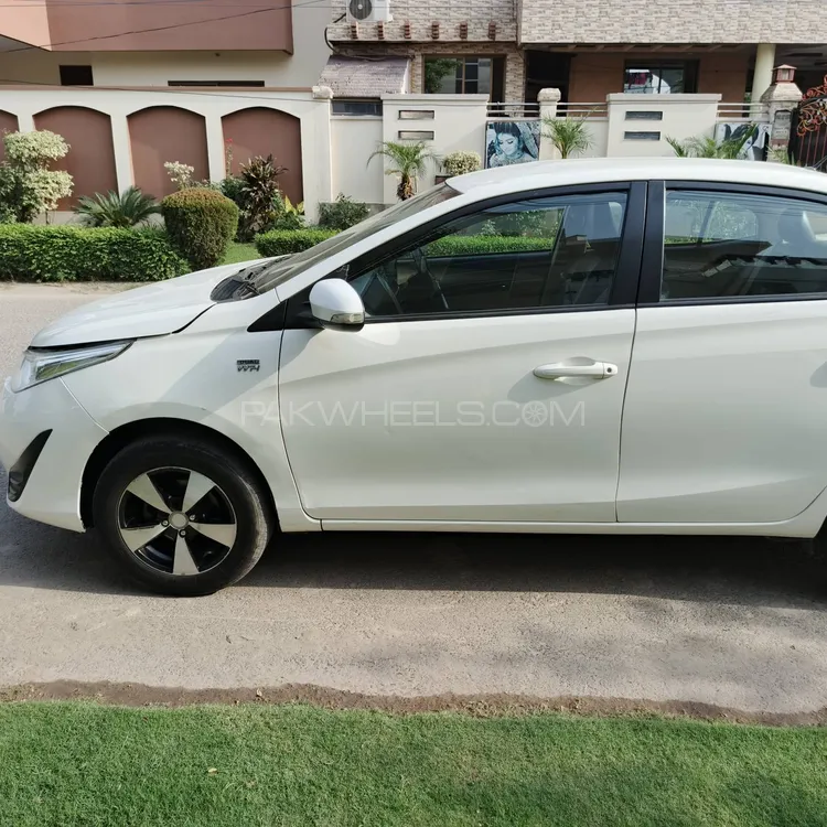 Toyota Yaris Sedan 2022 for Sale in Lahore Image-1