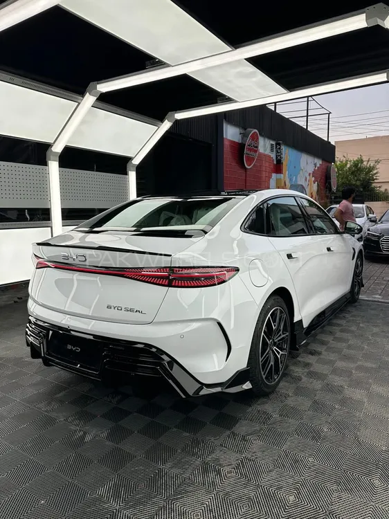 بی وائی ڈی سیل 2025 for Sale in سیالکوٹ Image-1