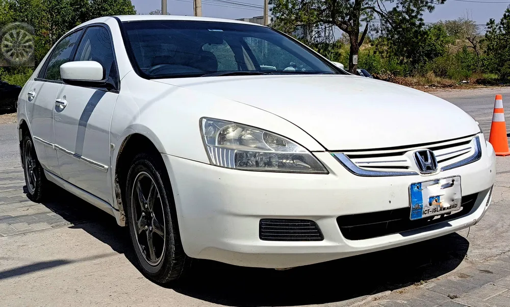 Honda Accord 2005 for Sale in Islamabad Image-1