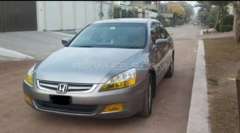 Honda Accord 2006 for Sale in Multan Image-1