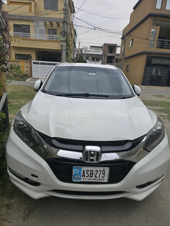 Honda Vezel 2014 for Sale in Lahore Image-1