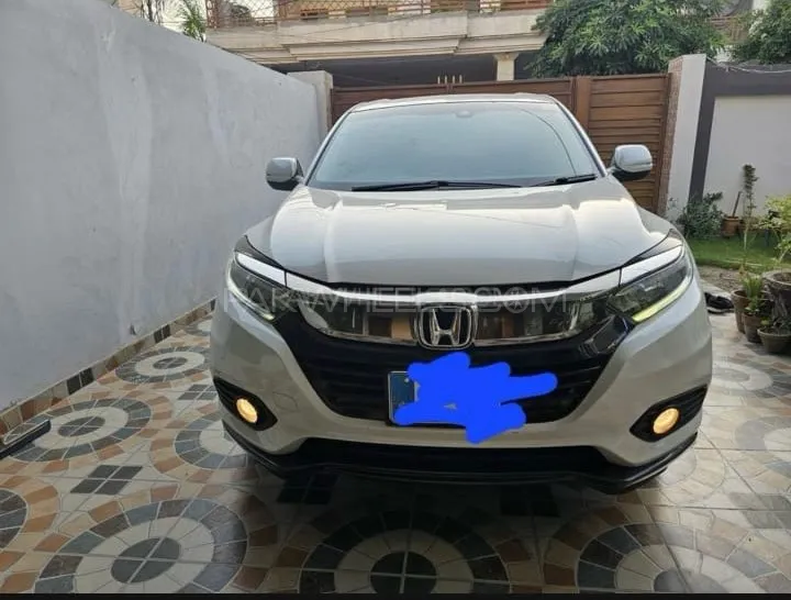 Honda Vezel 2024 for Sale in Multan Image-1
