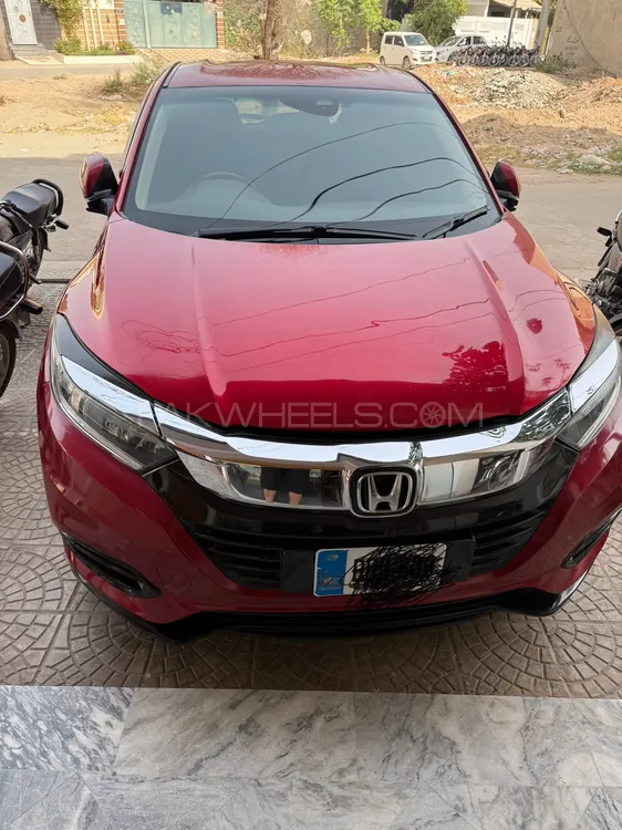 Honda Vezel 2018 for Sale in Multan Image-1