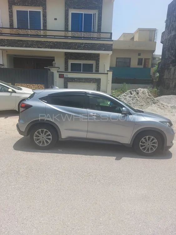 Honda Vezel 2016 for Sale in Islamabad Image-1