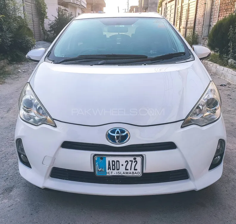 Toyota Aqua 2013 for Sale in Peshawar Image-1